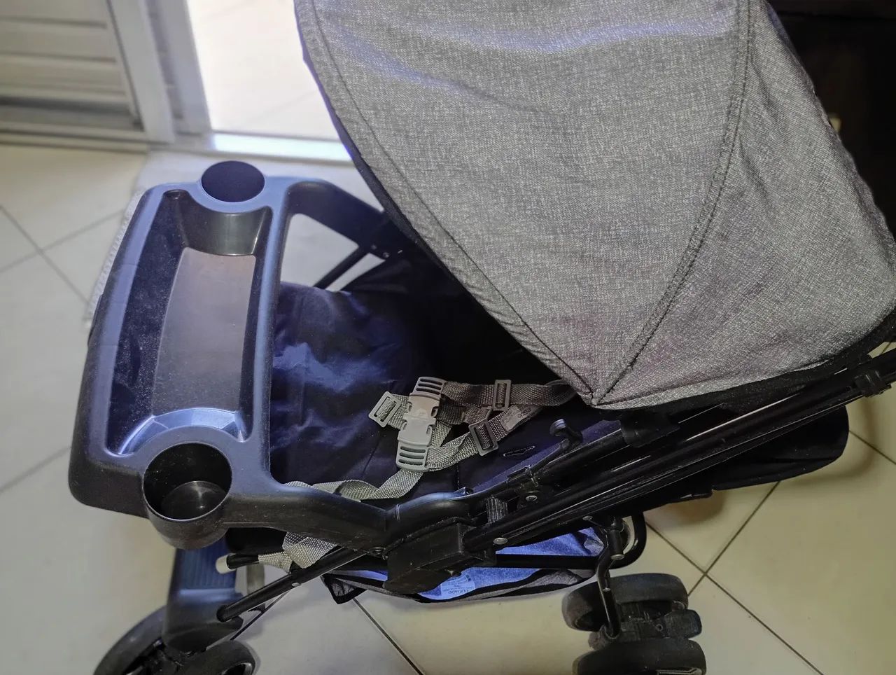 Carrinho de bebê Com bebê comforto - Foto 3