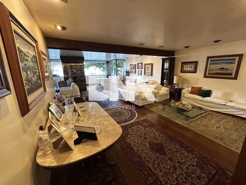 Apartamento : / Residencial / Copacabana