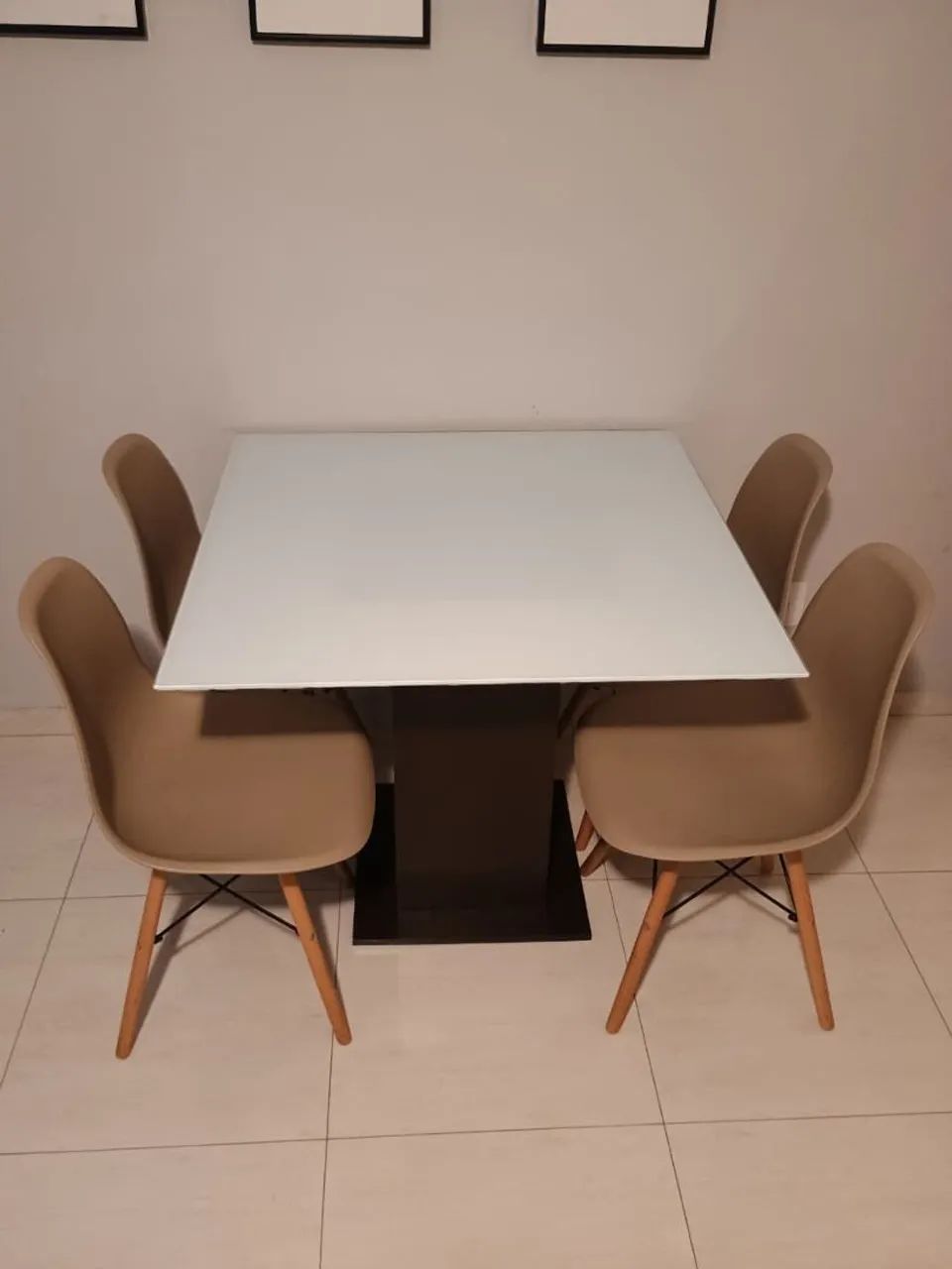 Mesa com 4 lugares 