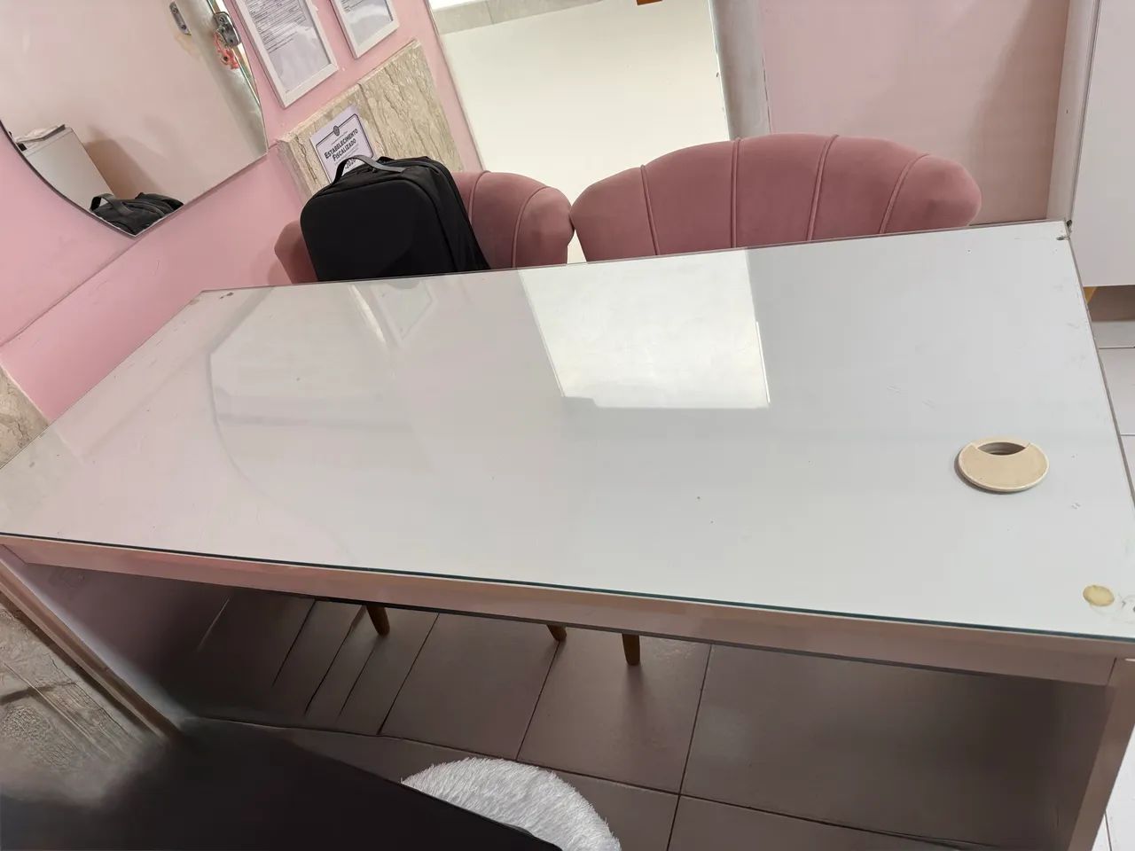 Mesa de escritório com vidro temperado 