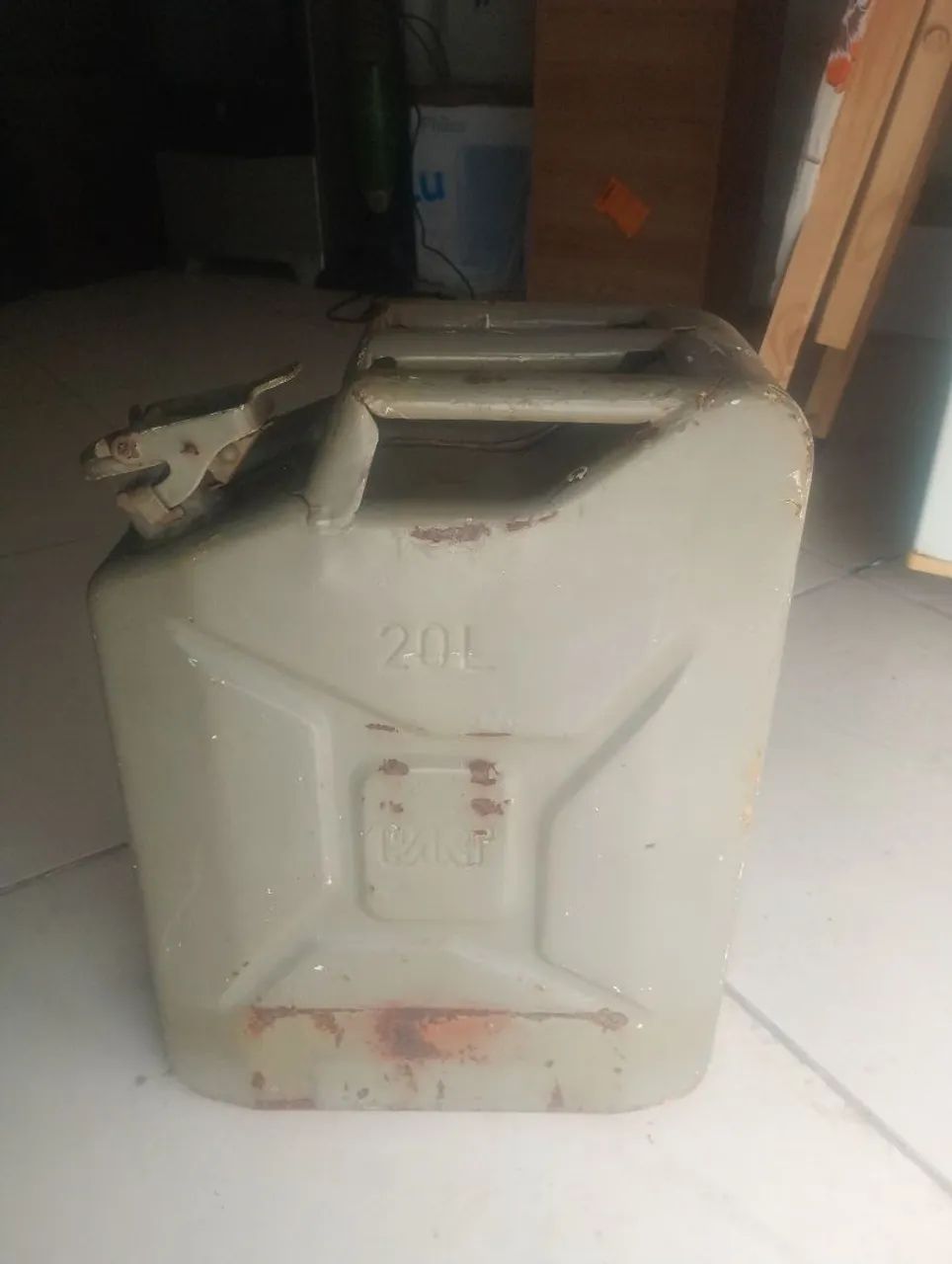 Galão gasolina exército antigo 