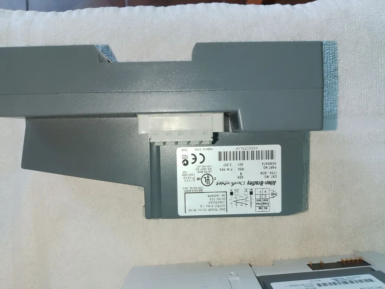 Rockwell PointIO 1734-DN com entradas e saidas - Foto 3