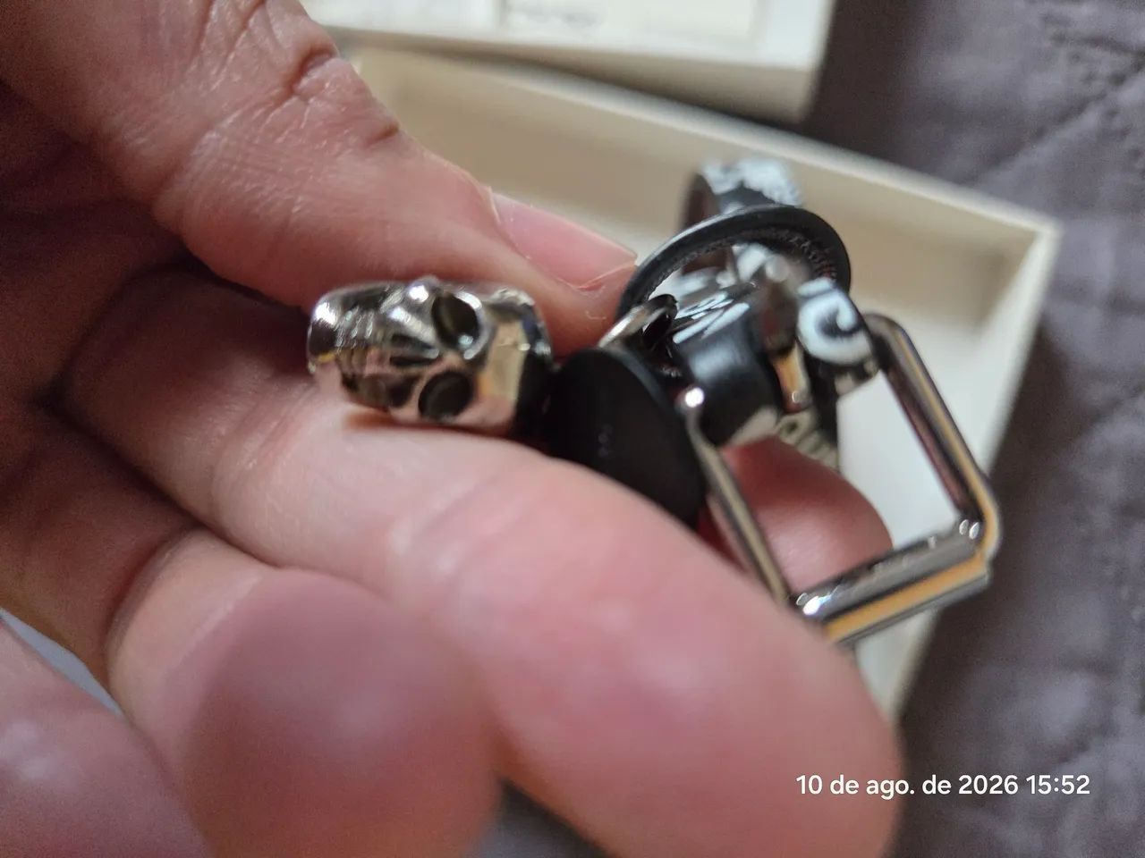Pulseira de couro e prata Alexander McQueen  - Foto 4