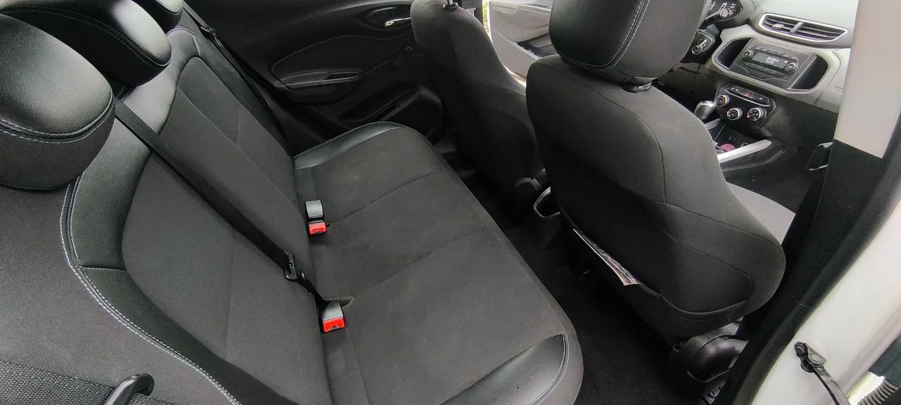 Chevrolet Onix Hatch LT 1.0 8V Flex Mec. 4P 2019 - Foto 4
