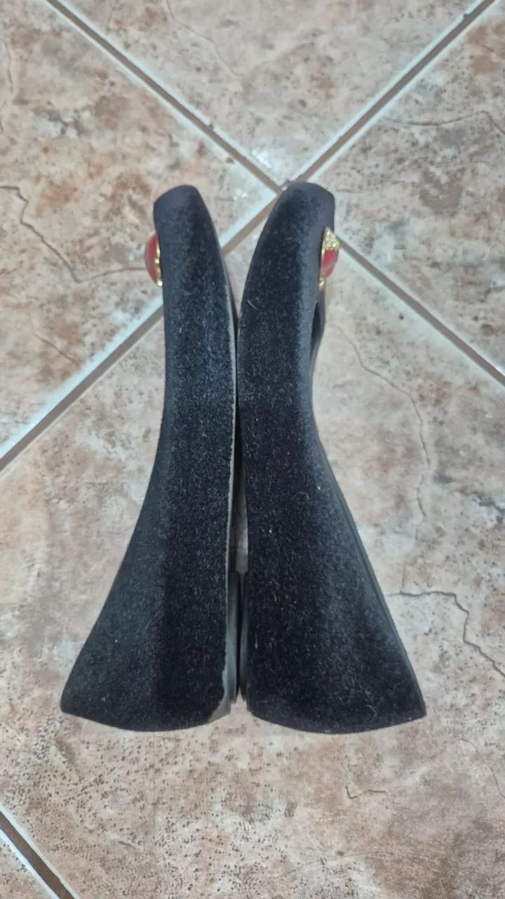 Melissa ultragirl 39 + vilãs disney preta e maça - Foto 3