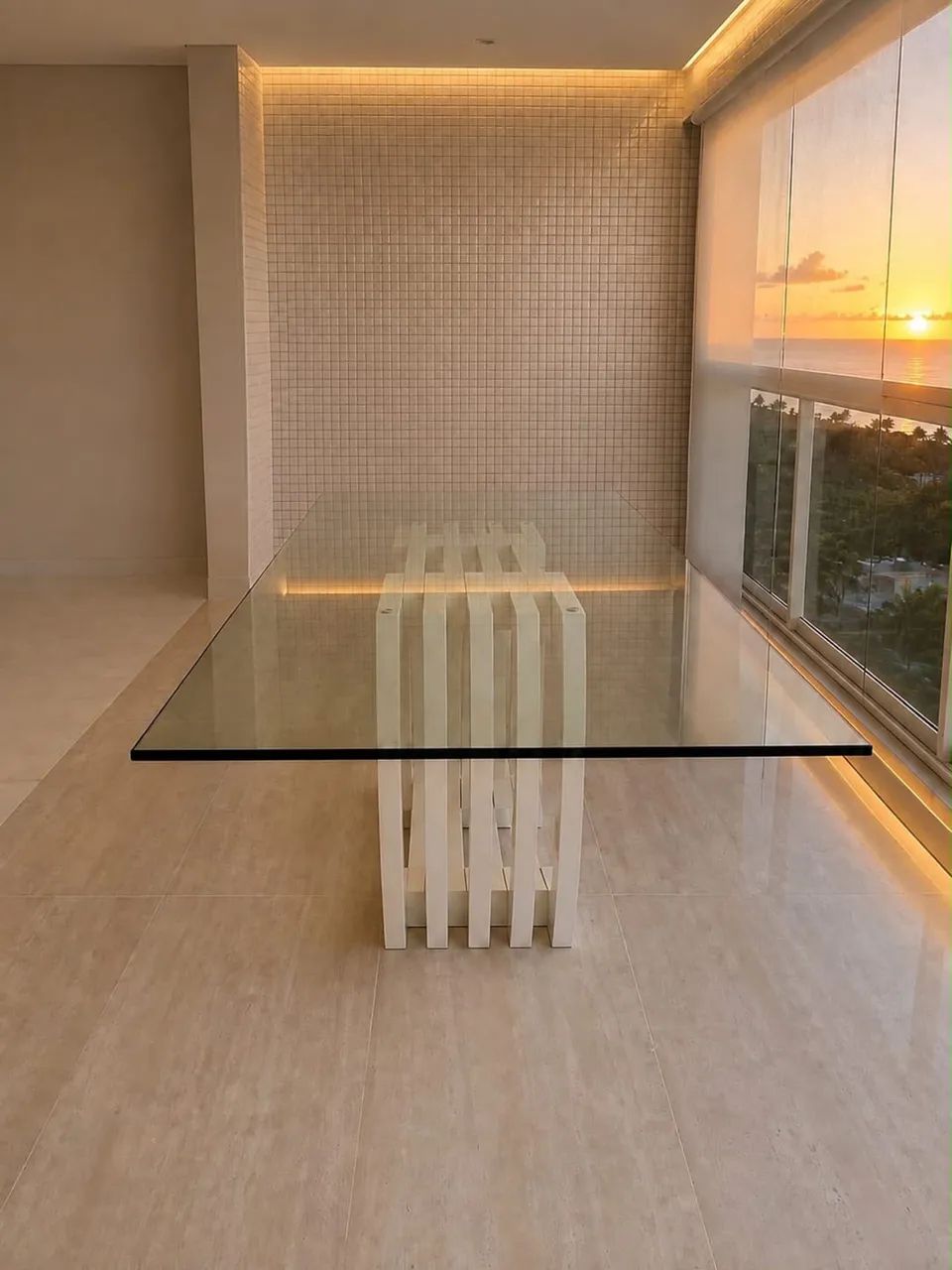 Mesa de jantar de alto padrão com tampo de vidro - Foto 2