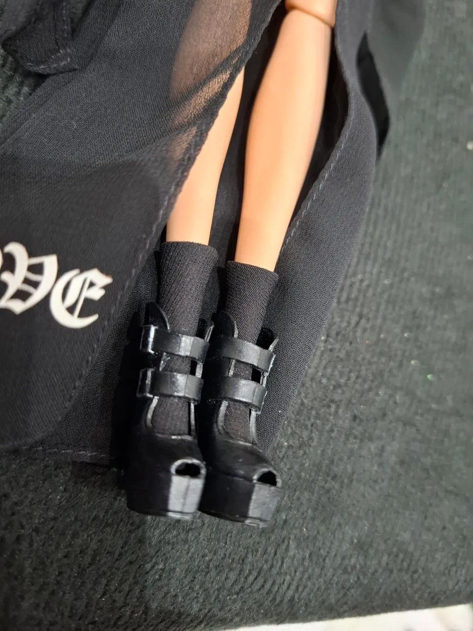 Boneca barbie vera wang collector - Foto 3