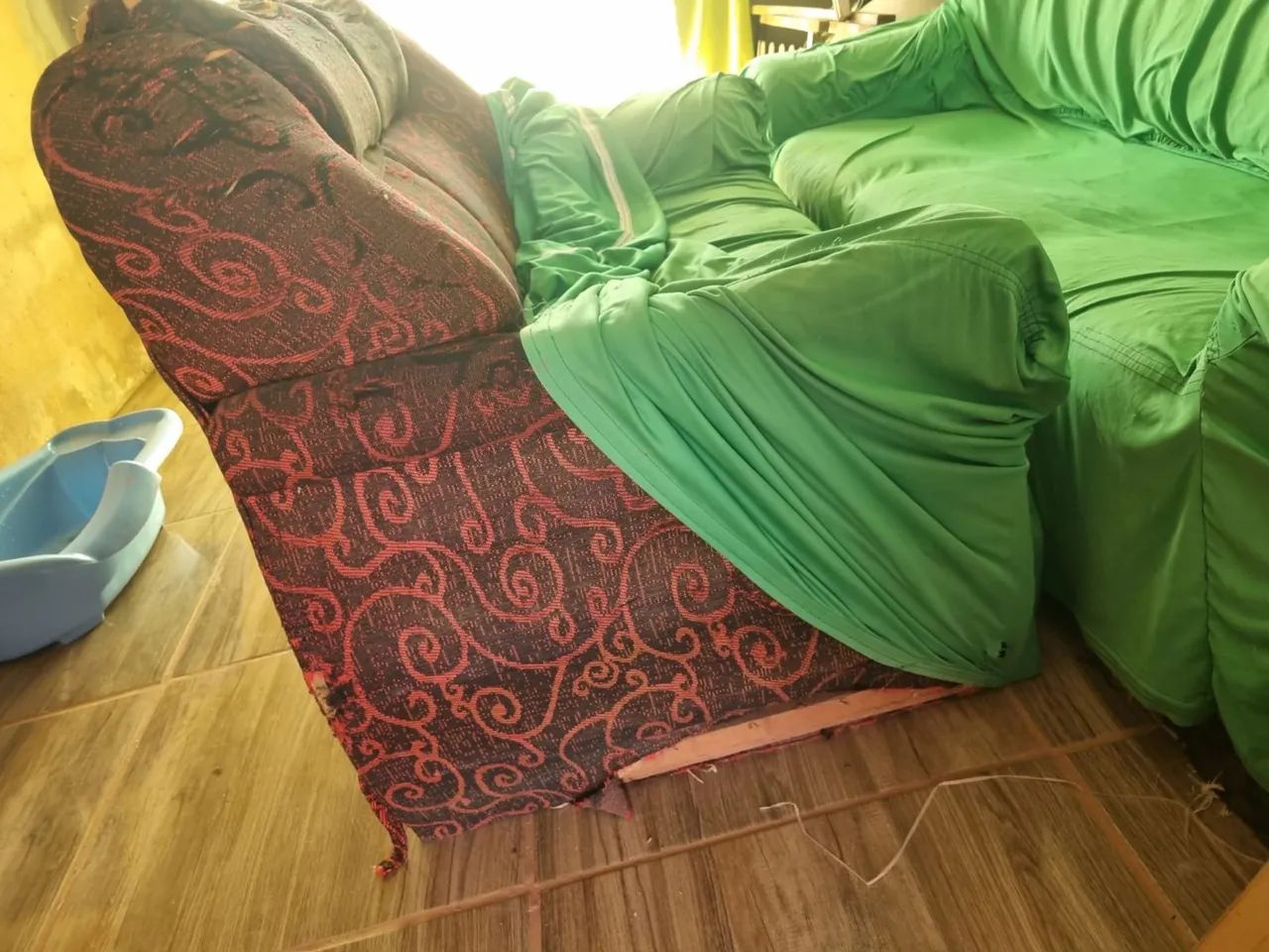 Vendo sofá pra reforma  - Foto 4