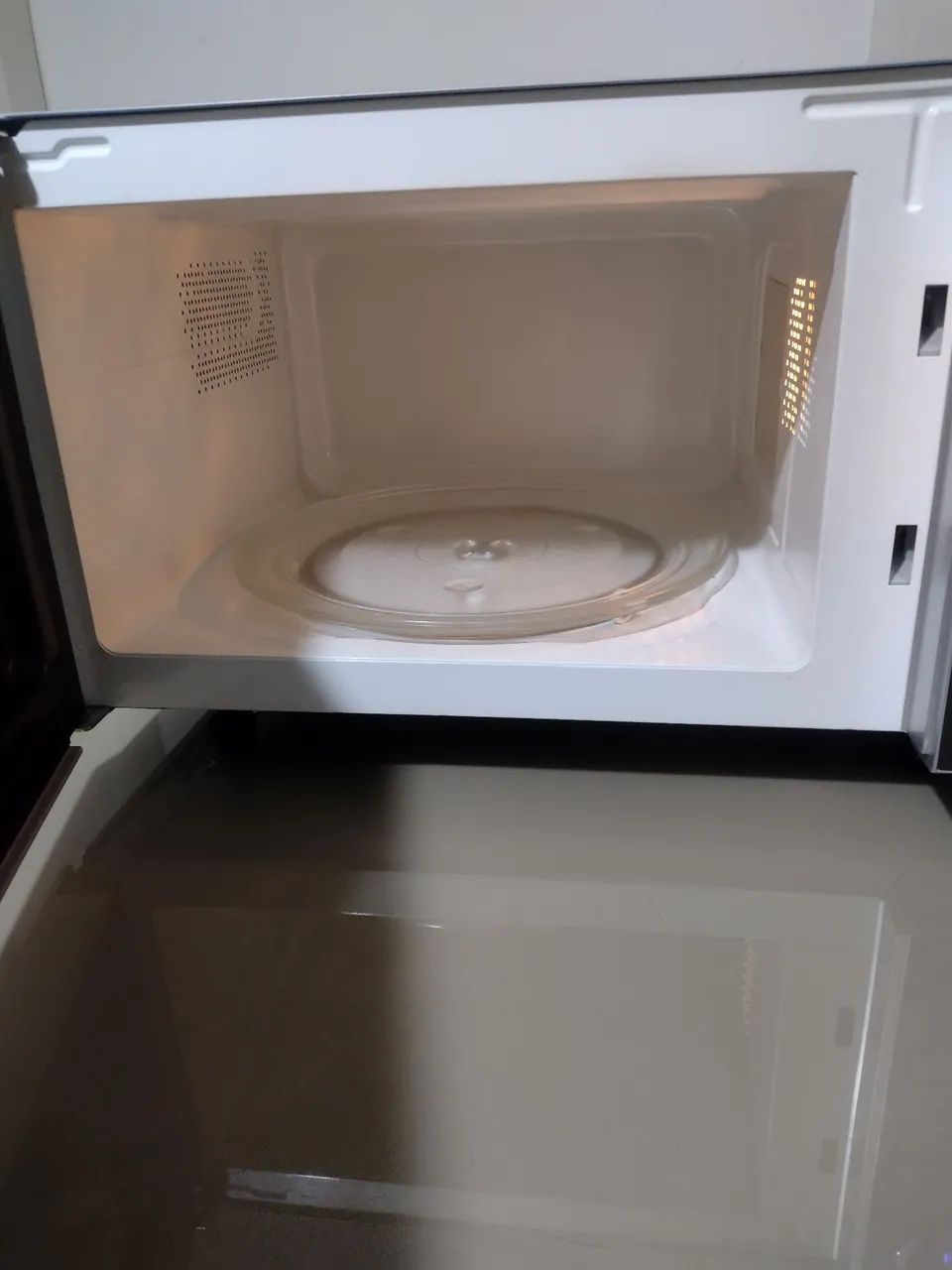 Microondas Philco 30 litros, funcionando perfeitamente  - Foto 2