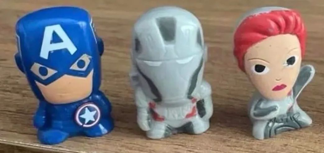 6 Mini Bonecos Marvel - Hulk, Iron Man , Viúva Negra, Capitão América, Homem de Ferro - Foto 3