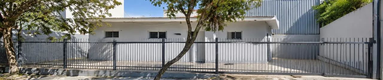 Casa comercial na Rua Ércole Ferre, 76  90 m²