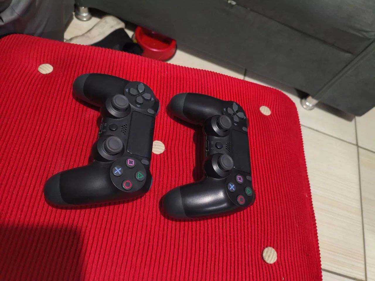 2 controles PS4 - Foto 3