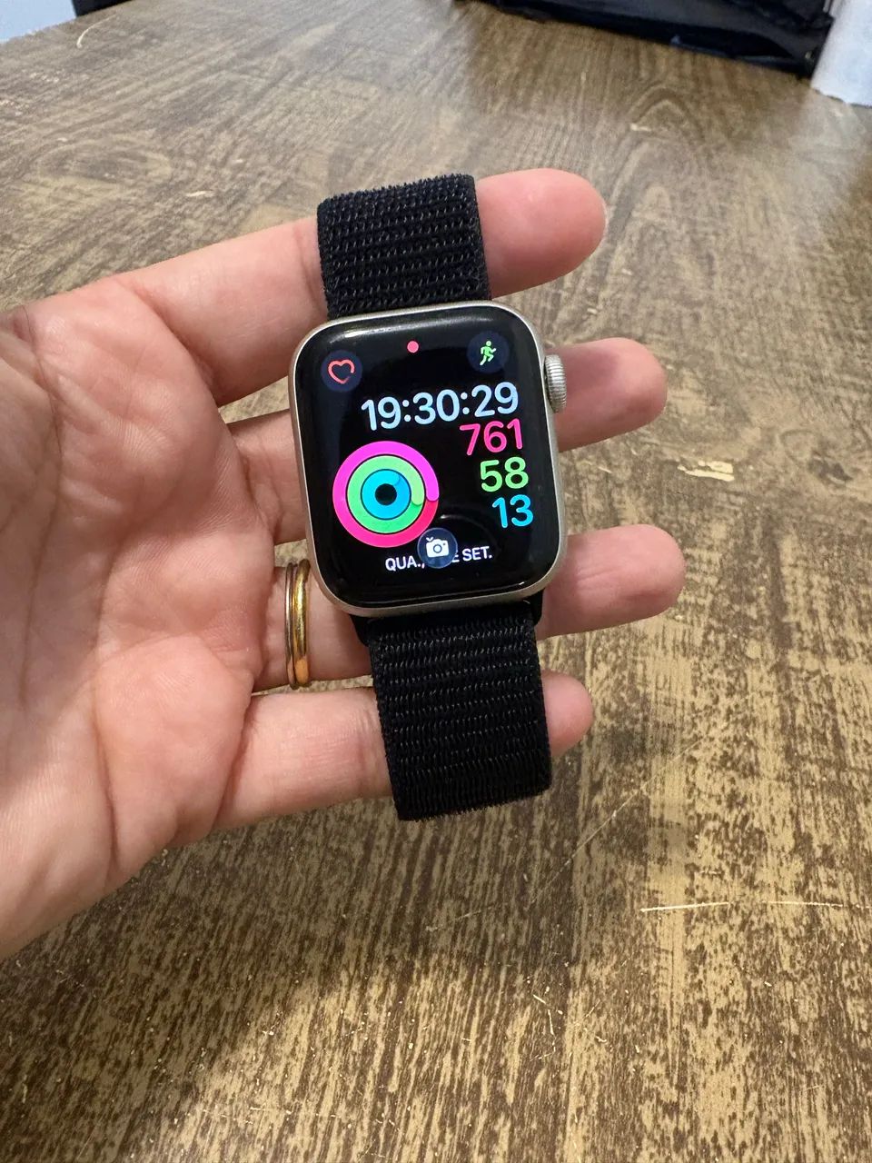 Apple Watch SE GPS Prata + 3 Pulseiras + Carregador Original - Foto 2