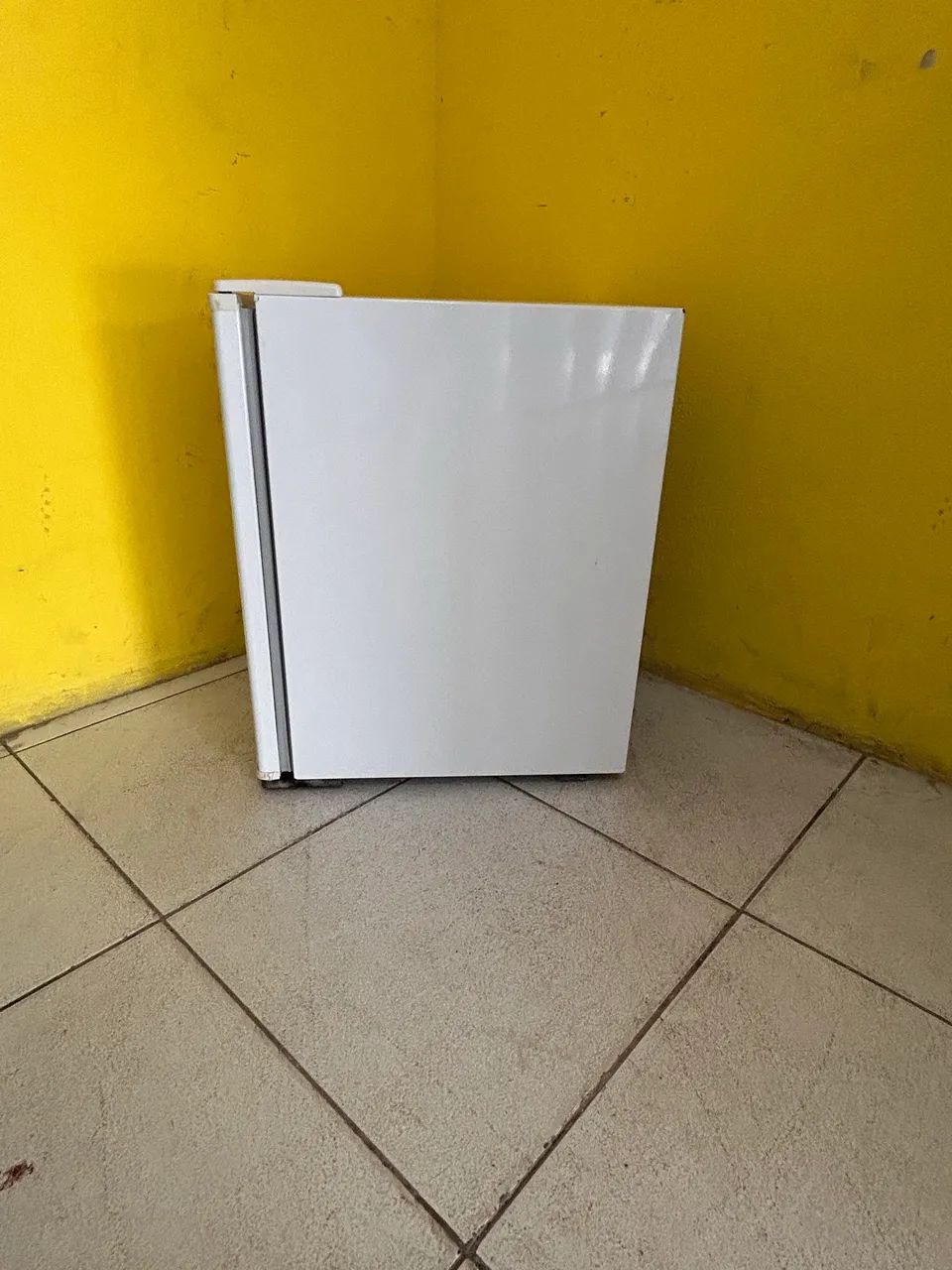 Frigobar Electrolux 80 Litros  - Foto 4