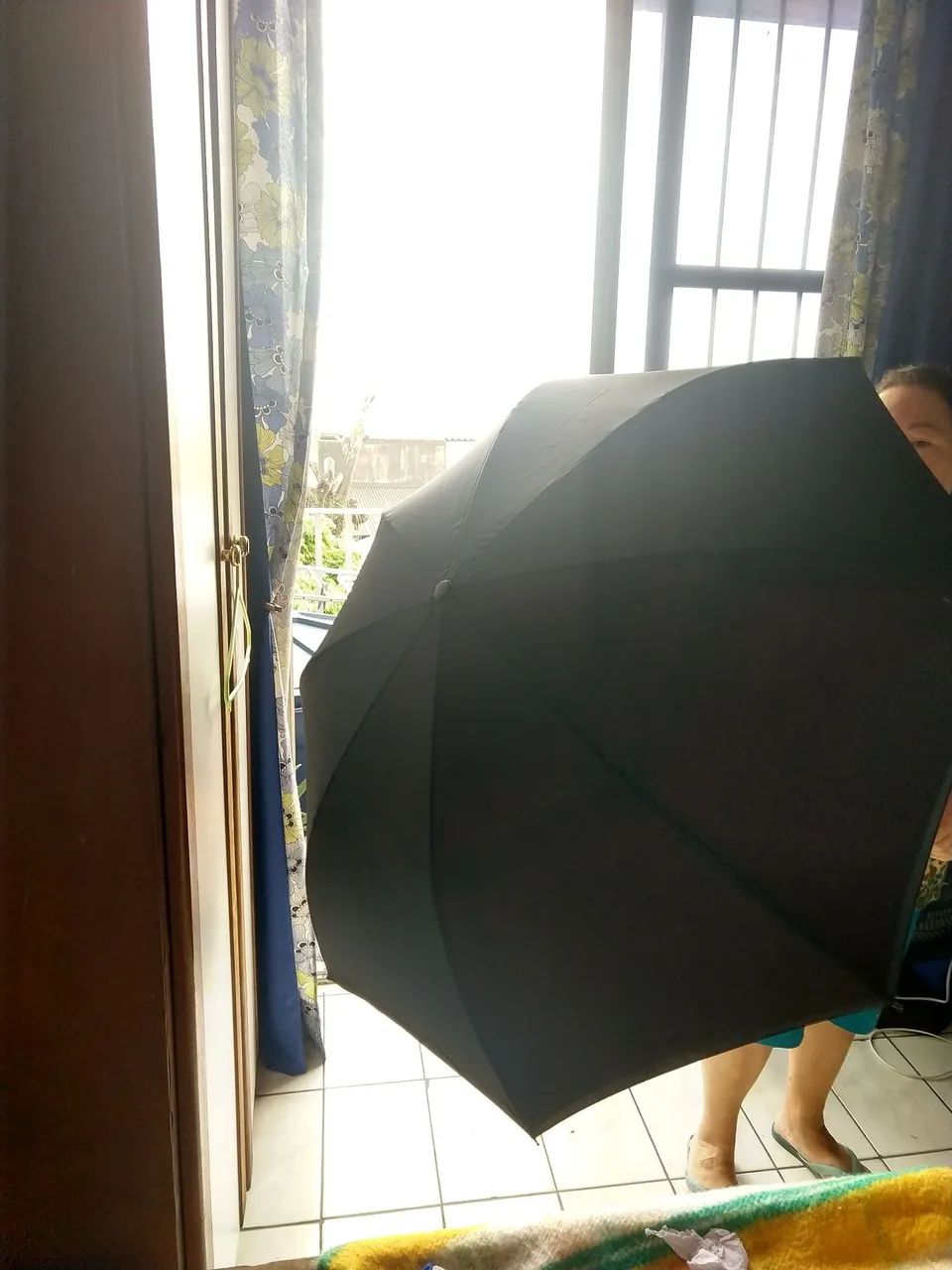Guarda-chuva Invertido Super Brella -  impermeável Não Molha O Tecido - Olaria/RJ - Foto 6