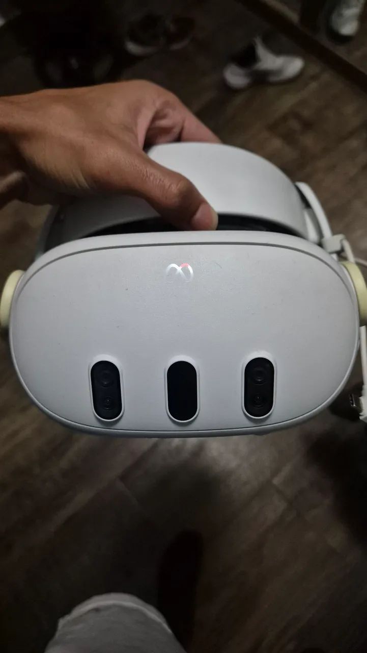 Meta Quest 3 128GB + Alça com Bateria + Caixa