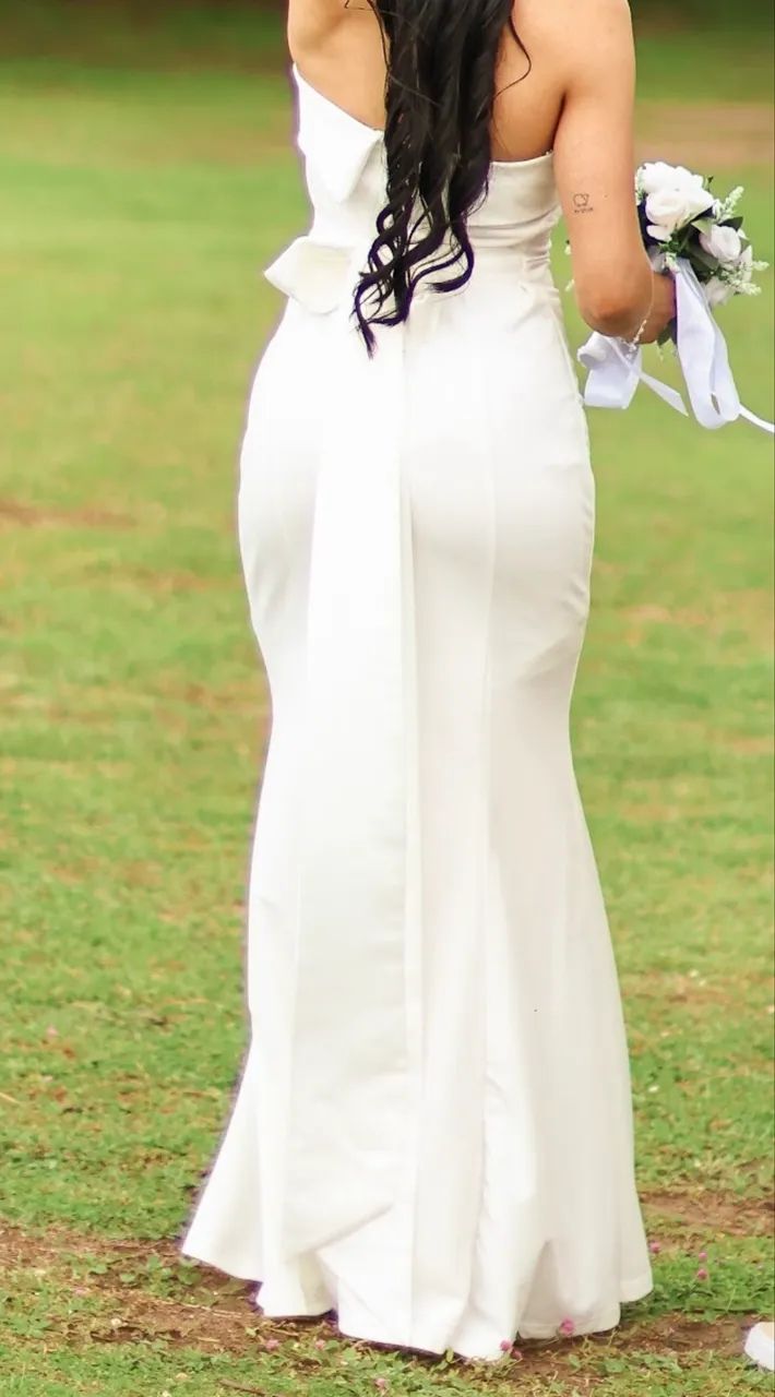 Vestido de Noiva e Buquê - Foto 2