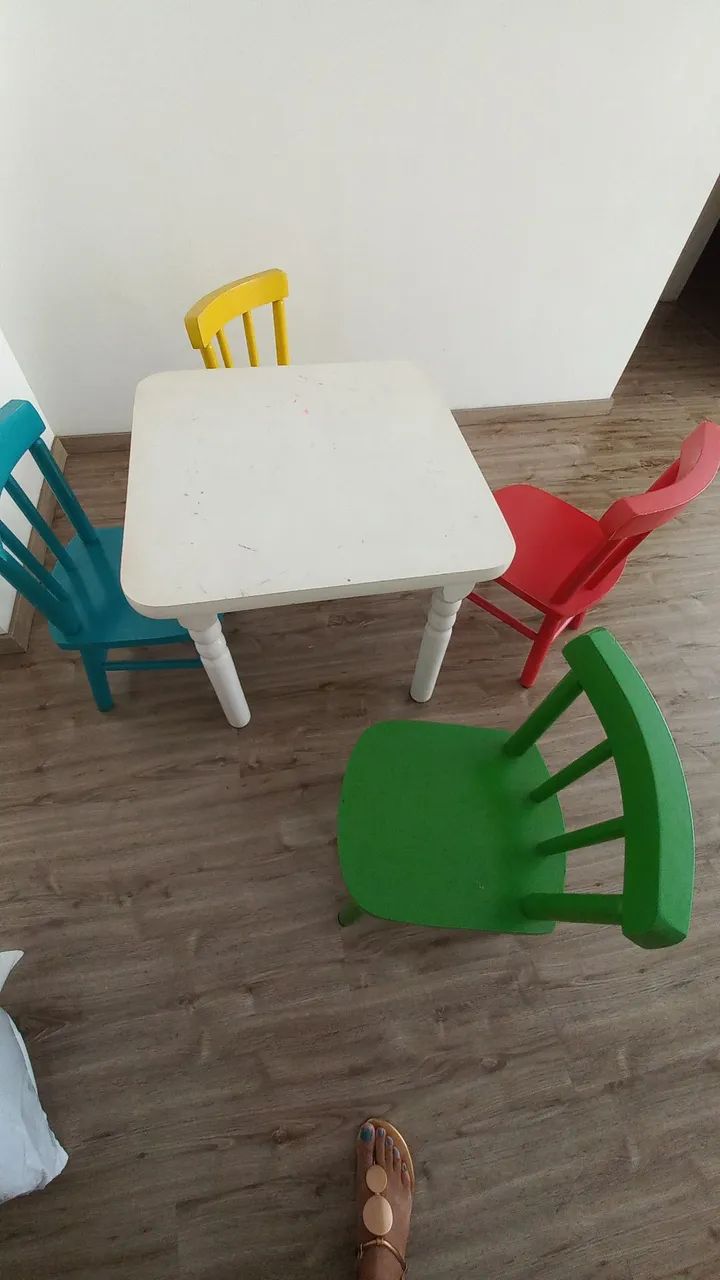 Mesa infantil com 4 cadeiras - Foto 6