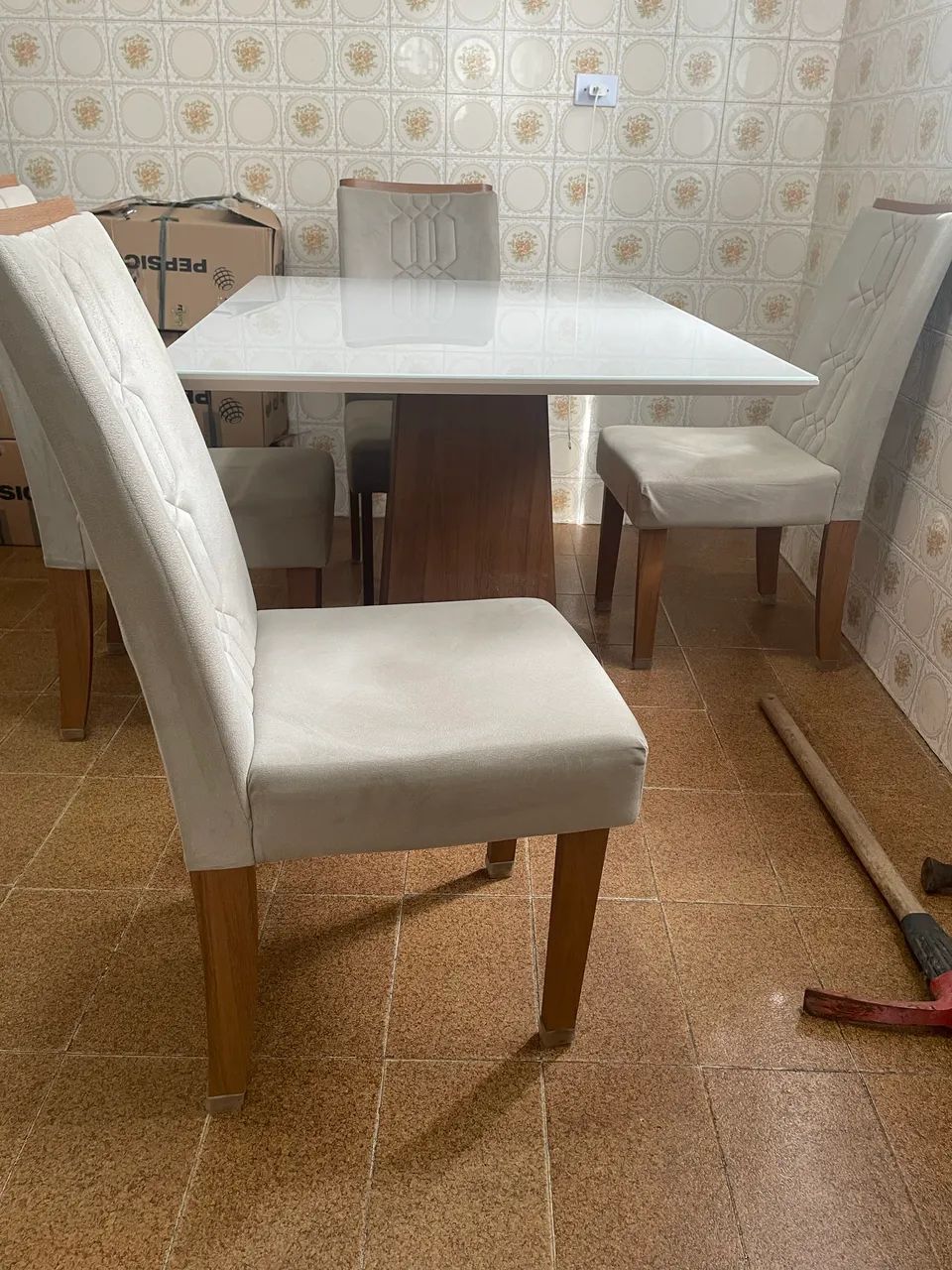 Mesa tampo de madeira e vidro 4 lugares - Foto 2