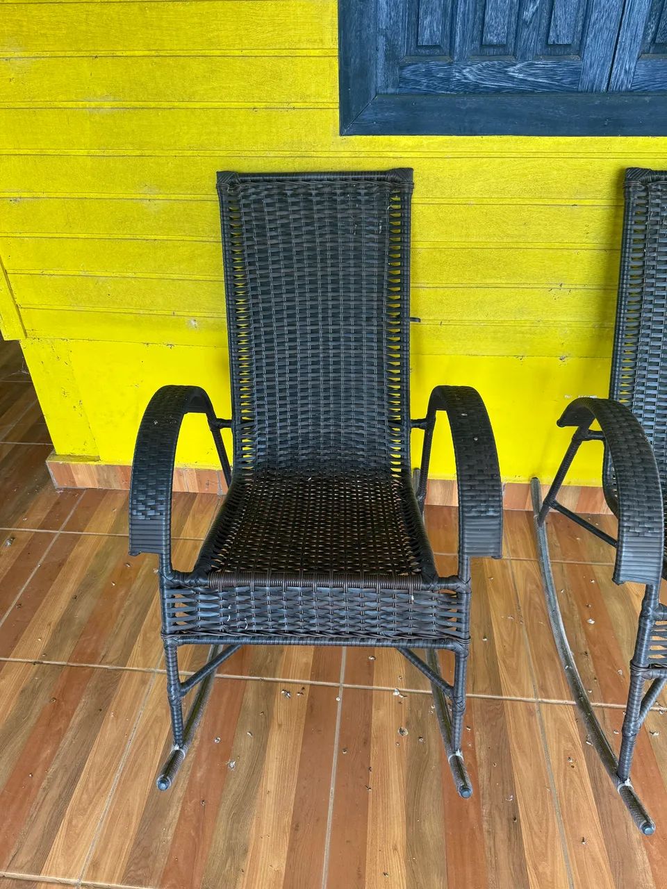 Vende-se lindas cadeiras de balanço  - Foto 2