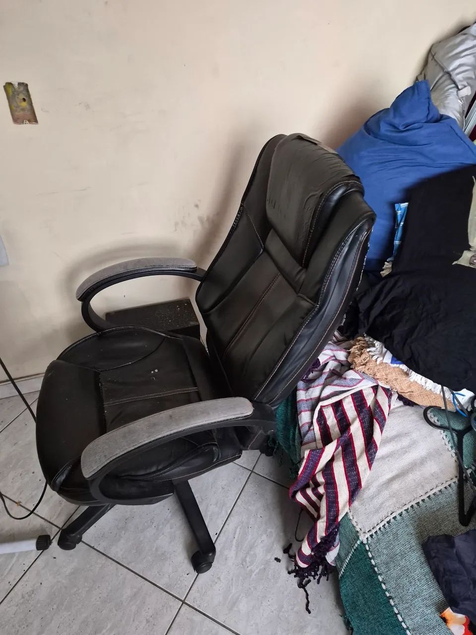 Cadeira presidente com base de rodinhas - Foto 2