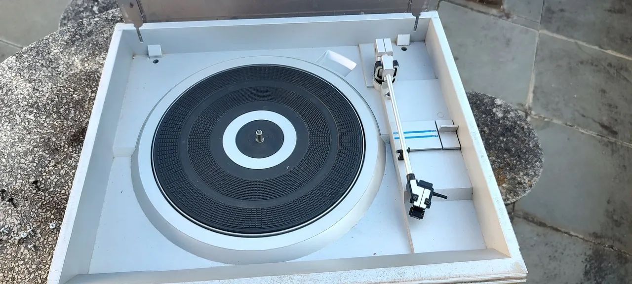 Toca disco Philips AH840 veja