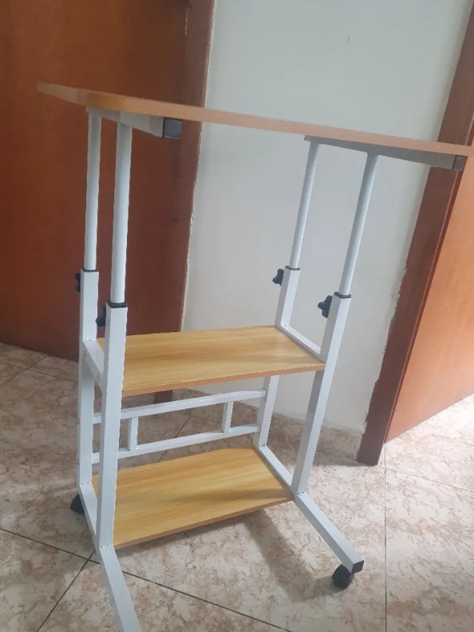 MESA DE NOTEBOOK REGULÁVEL  - Foto 2