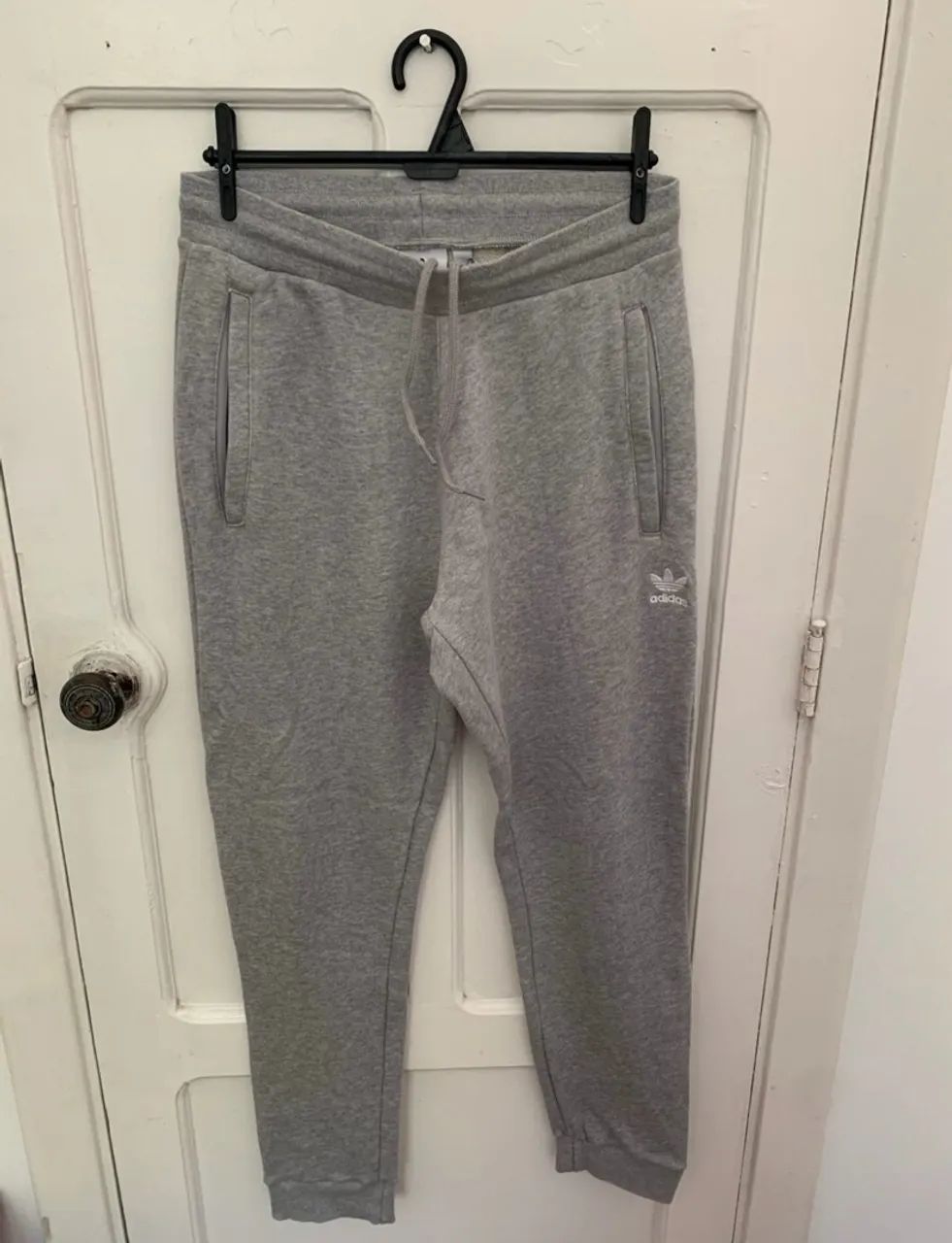 Calça moletom adidas cinza 