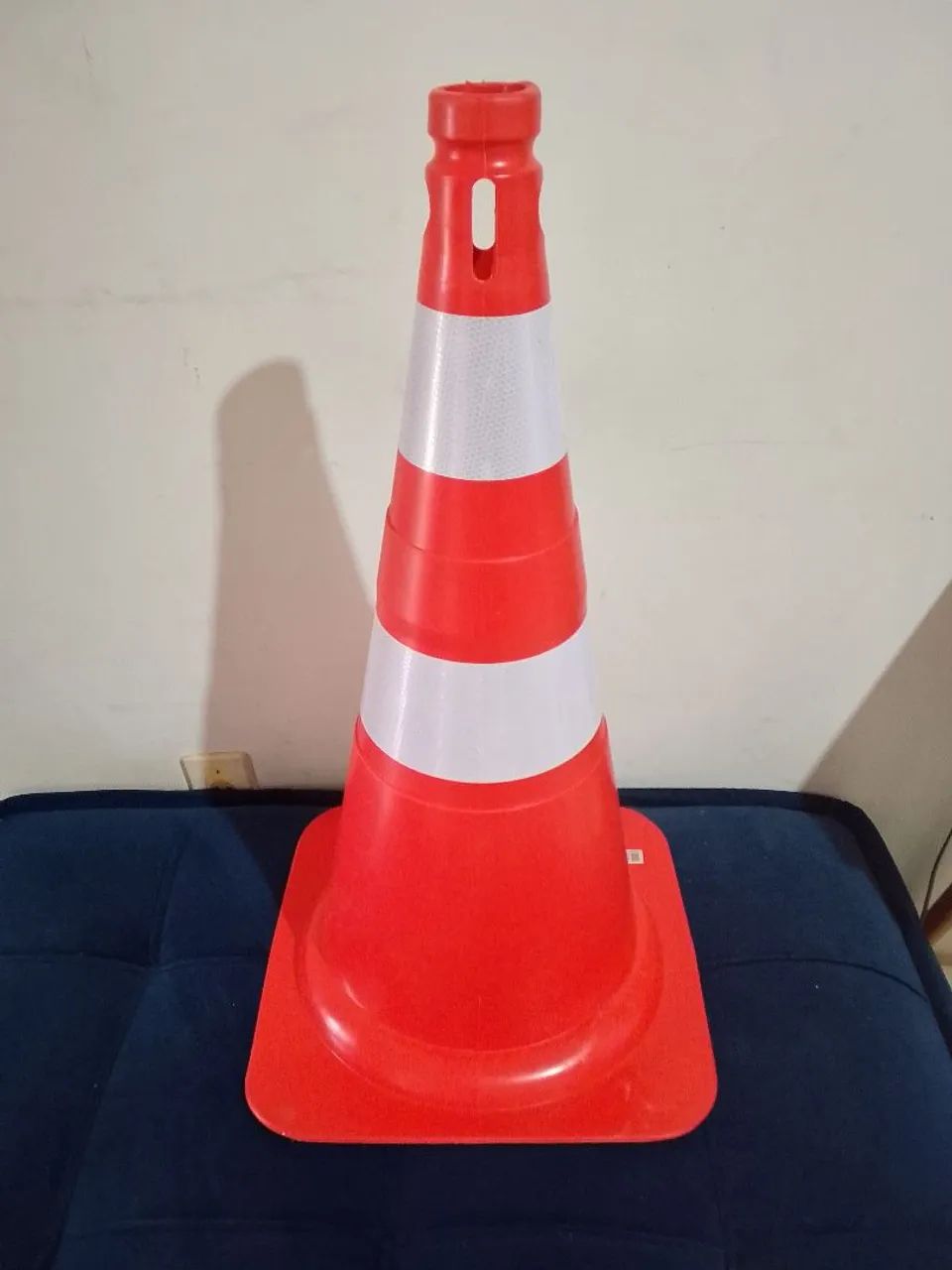 Cone de trânsito modelo grande flexível  - Foto 3