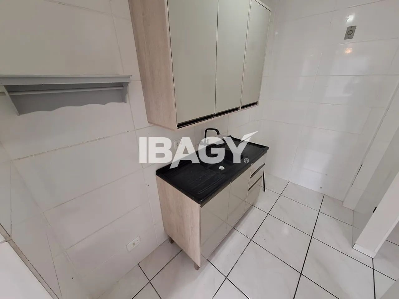 Excelente Apartamento 2 dormitório(s) em Coqueiros - Florianópolis - Foto 4