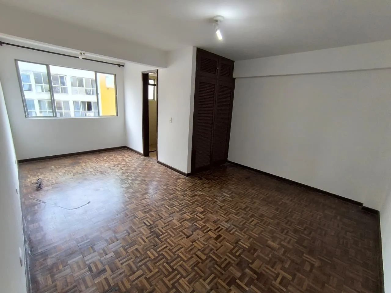 Studio com vaga no Centro de Curitiba | Edifício Ricardo | Rua Nilo Cairo esquina Mariano  - Foto 2