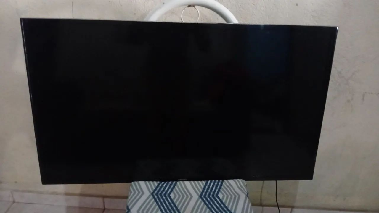 Tv smart 40 polegadas sem defeitos com controle  - Foto 4