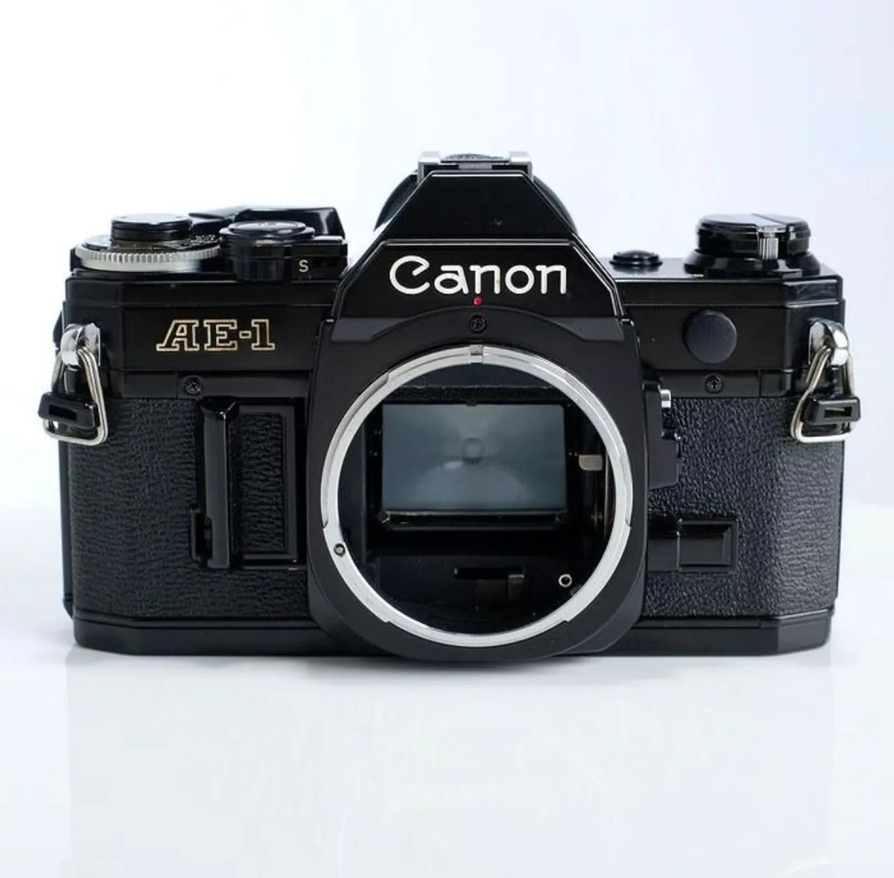 Canon AE-1 All Black Original + FD 50mm f/1.4 S.S.C. - Raridade