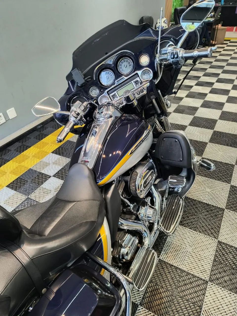 Harley - Ultra Glide CVO 2012  - Foto 3