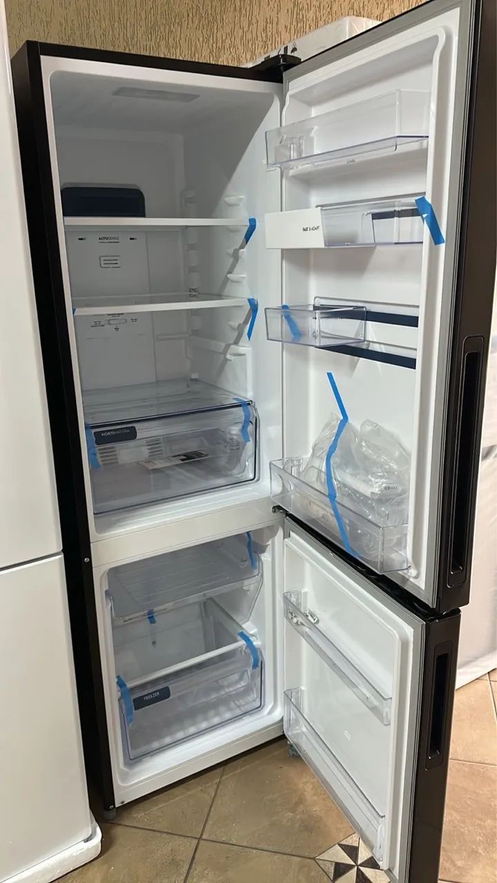 GELADEIRA ELECTROLUX 400L PRETA - Geladeiras e Freezers