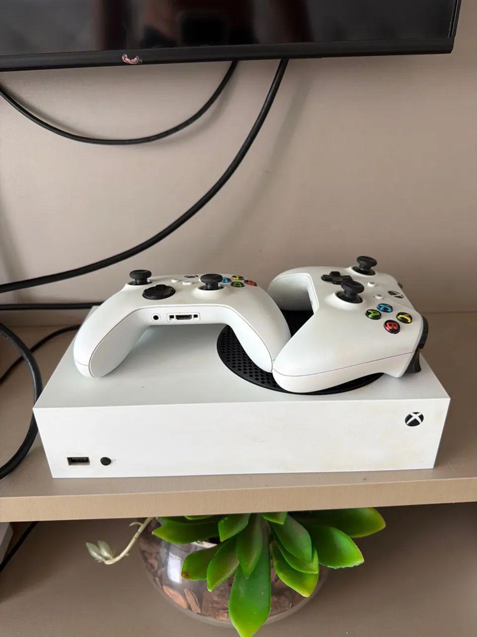 Xbox Series S com 2 controle