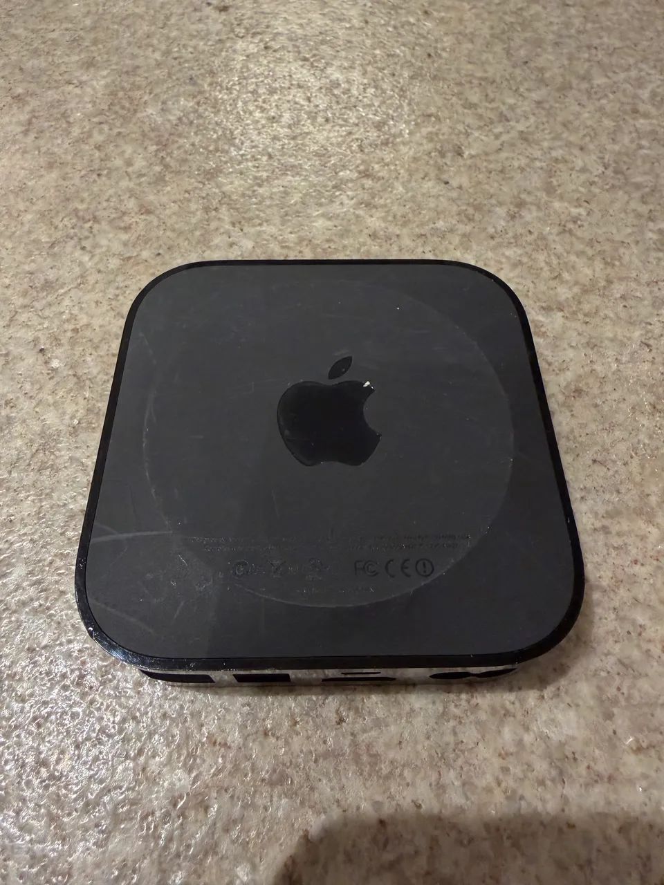 Apple TV HD 4ª Geração A1625 + Siri Remote Original