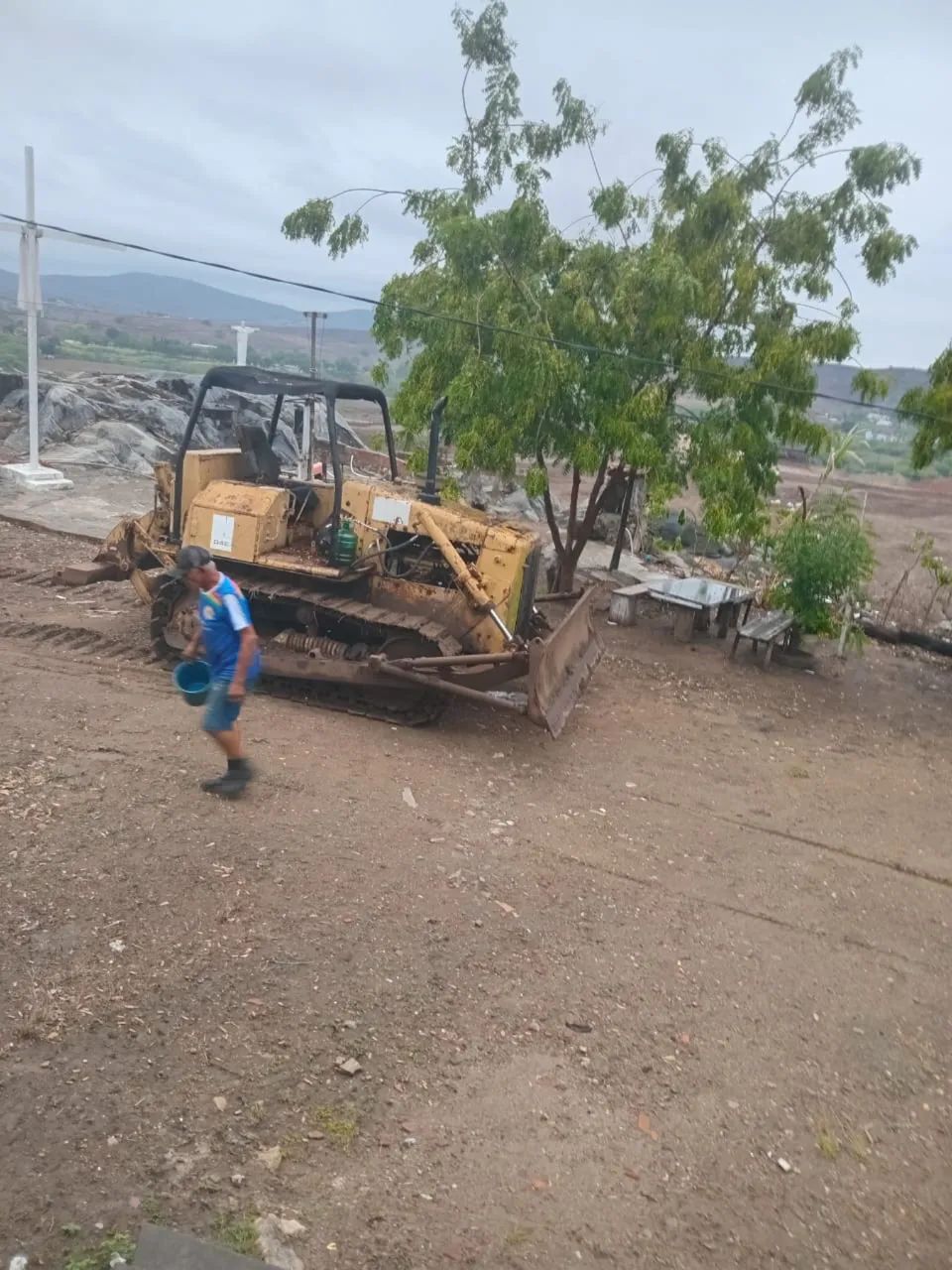 Trator de Esteira cat D4E