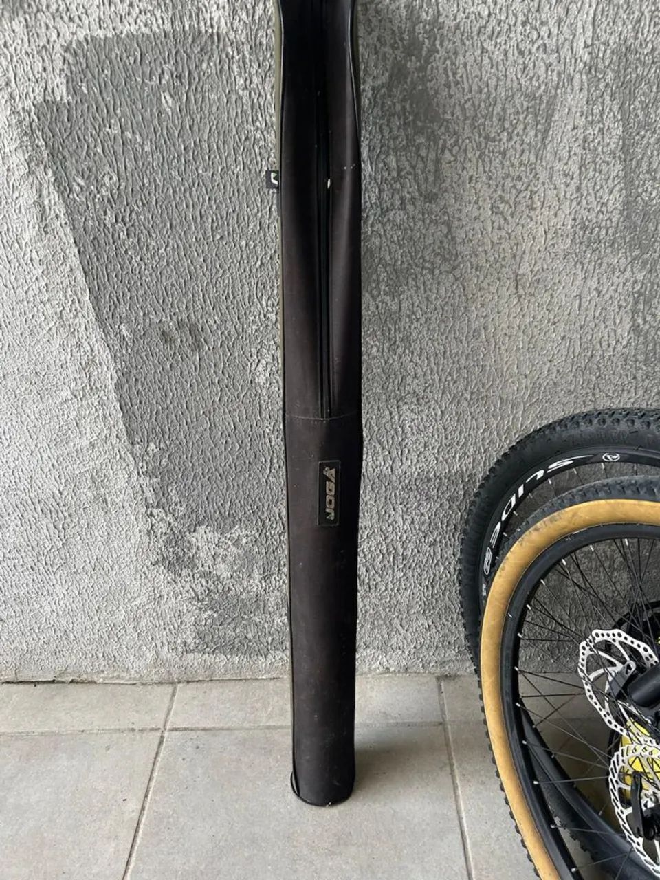 Três varas de 2.10, uma da saint 30 lbs, ultra albatroz, 30lbs 
