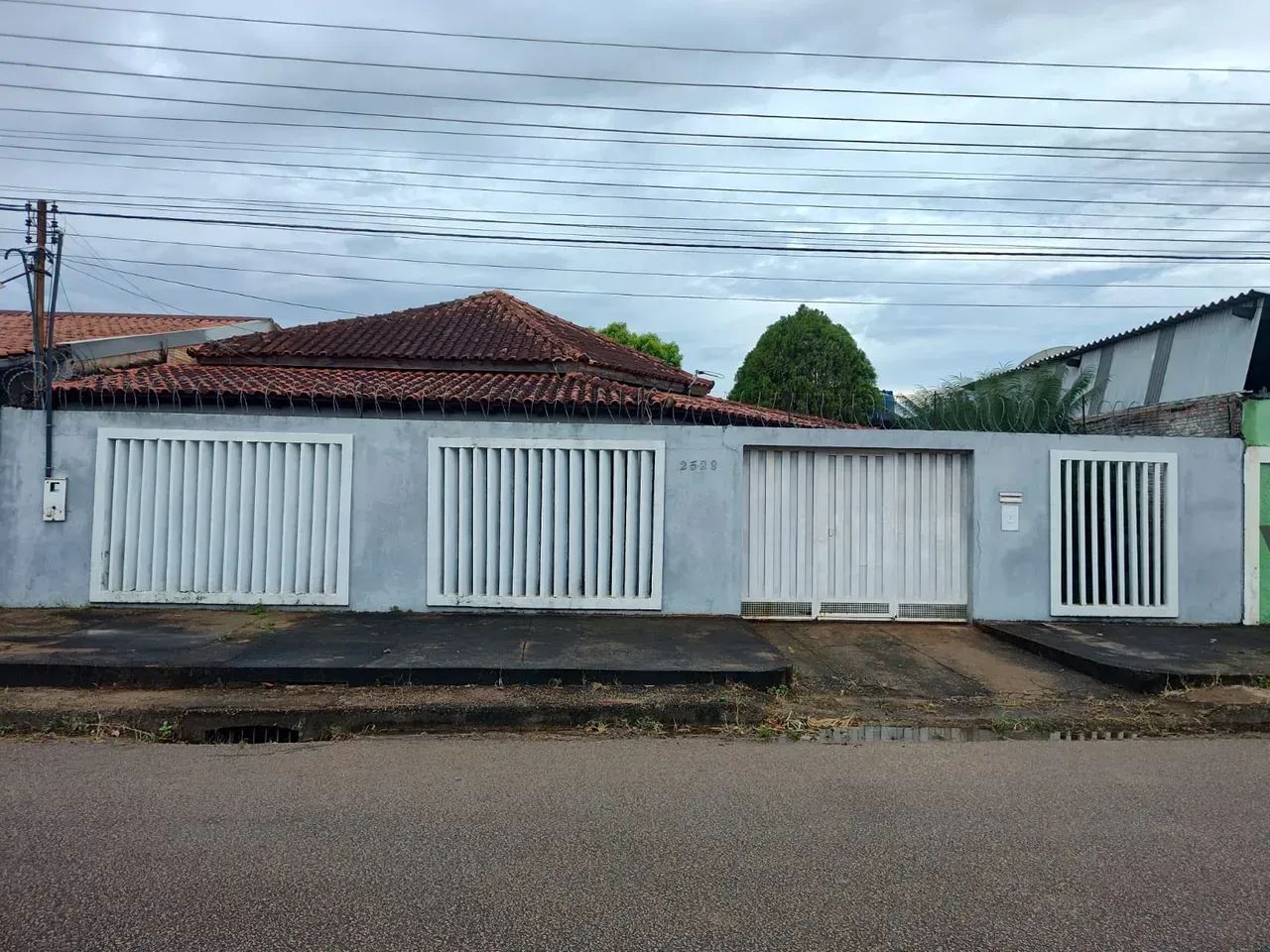 Excelente Casa Próximo ao Colégio Sapiens
