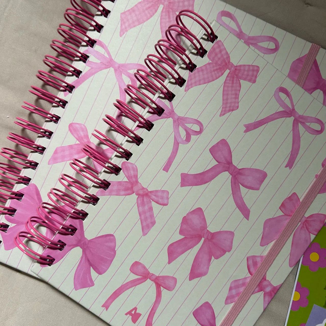Kit de cadernos com folhas reposicionáveis 