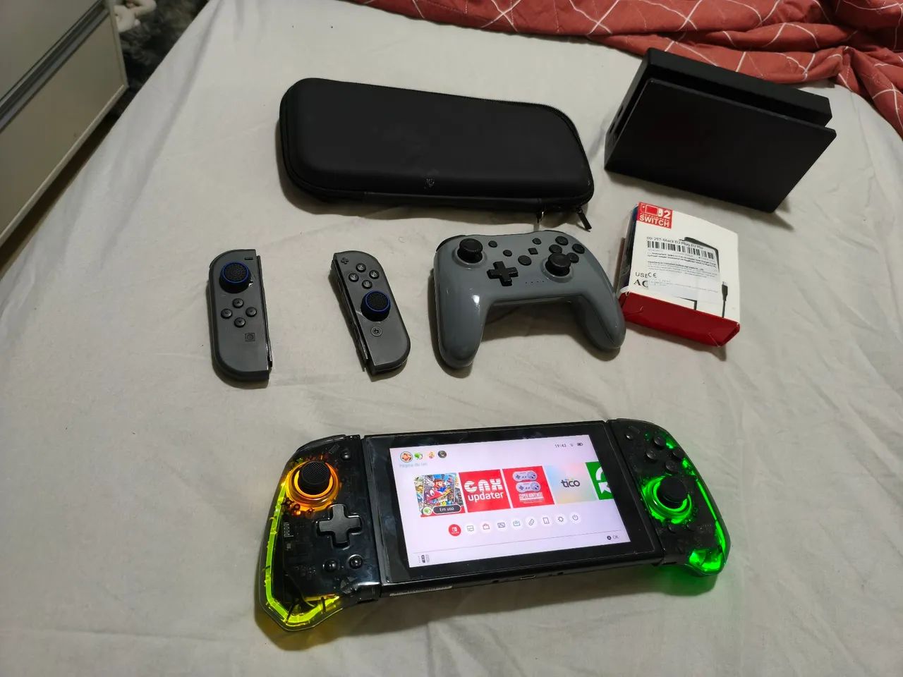 Nintendo Switch Desbloqueado com acessórios e Dock - Foto 2