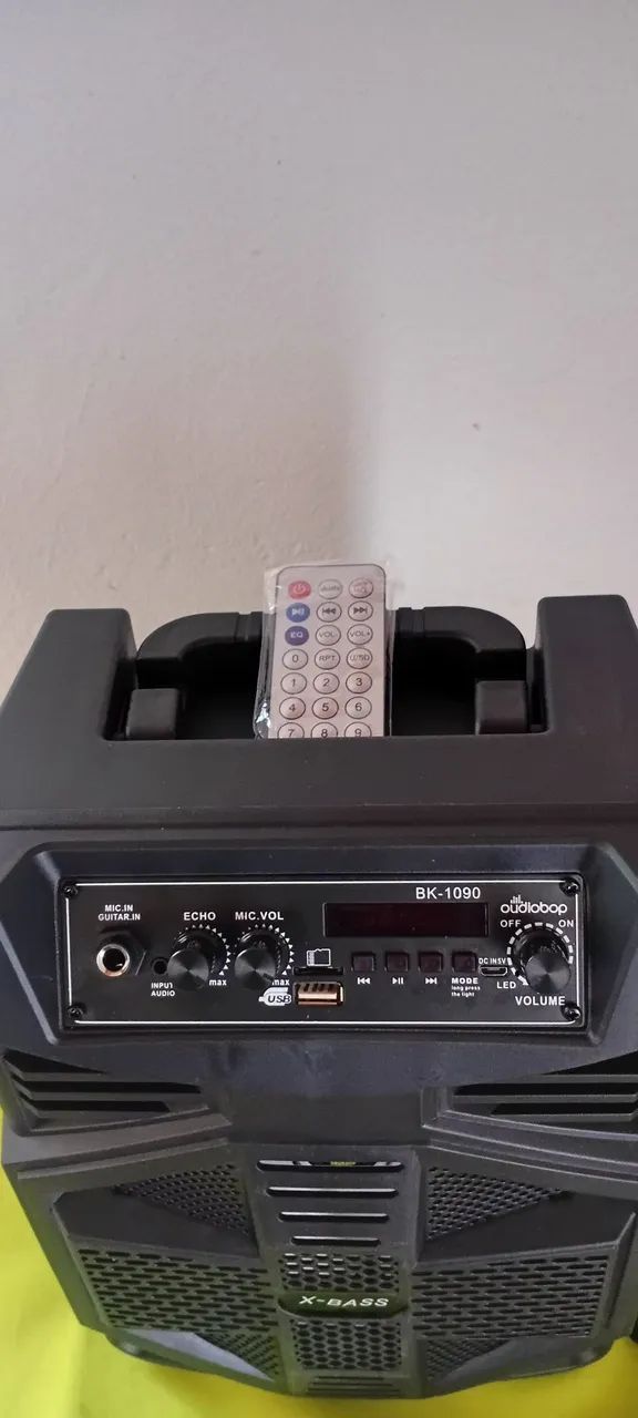Caixa de som com Bluetooth e controle remoto  - Foto 2
