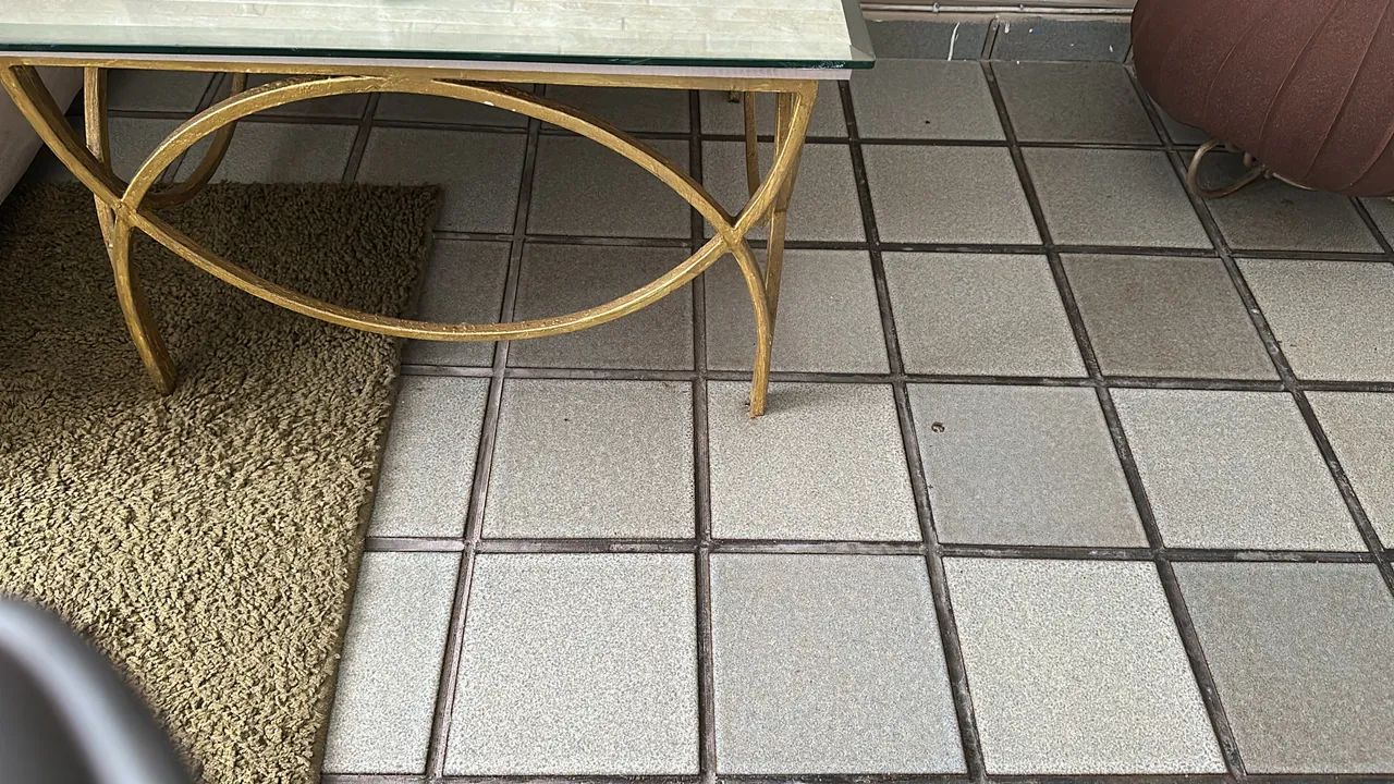 Kit mesa de canto ferro . Lindas e bem conservadas  - Foto 2