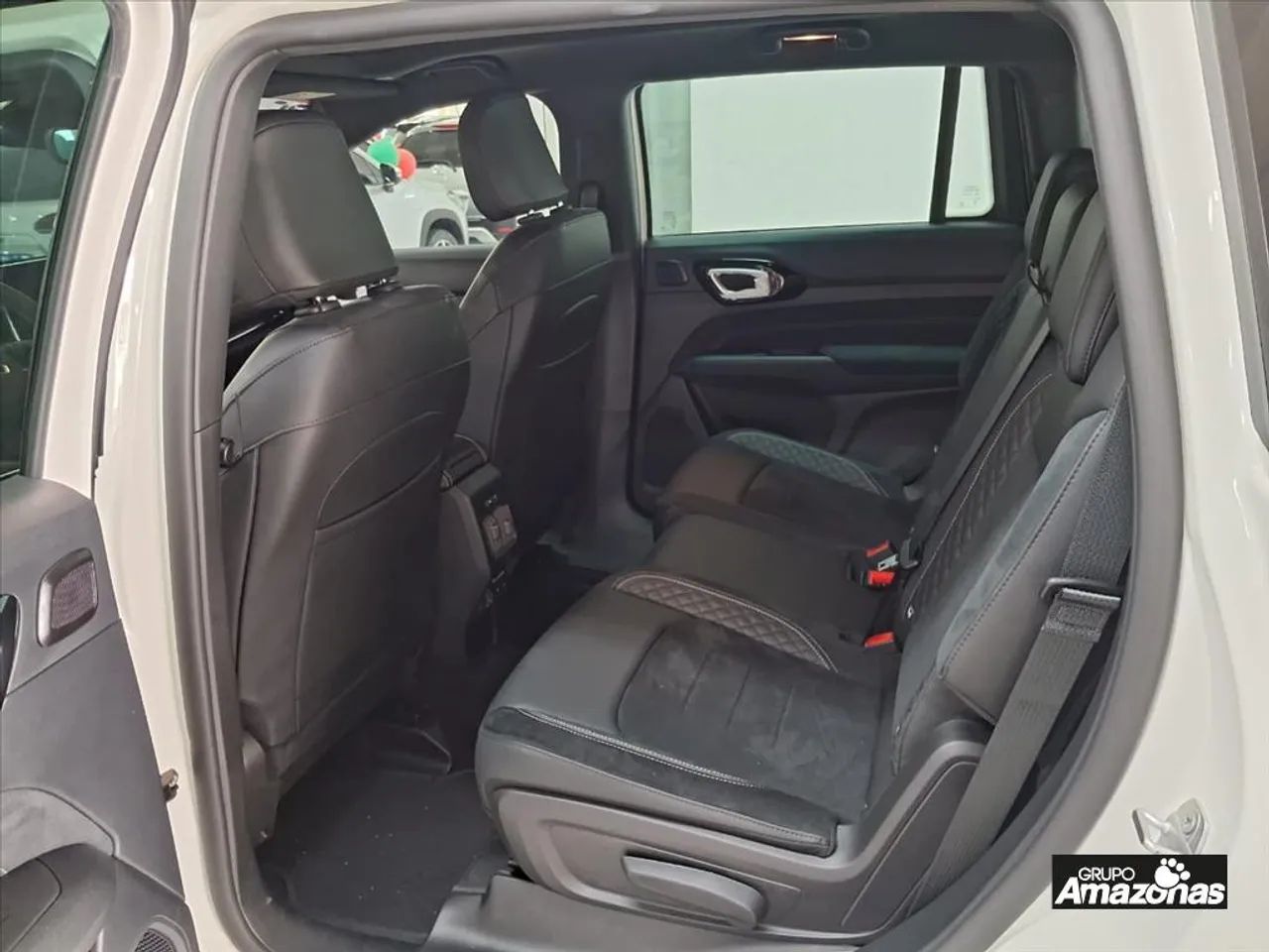 Jeep Commander Black Hurricane 2.0 4x4 TB Aut, foto 15 de 20