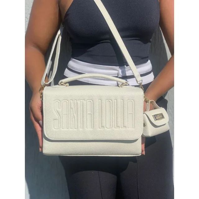Bolsa Transversal Santa Lolla Em Relevo Premium - Foto 3