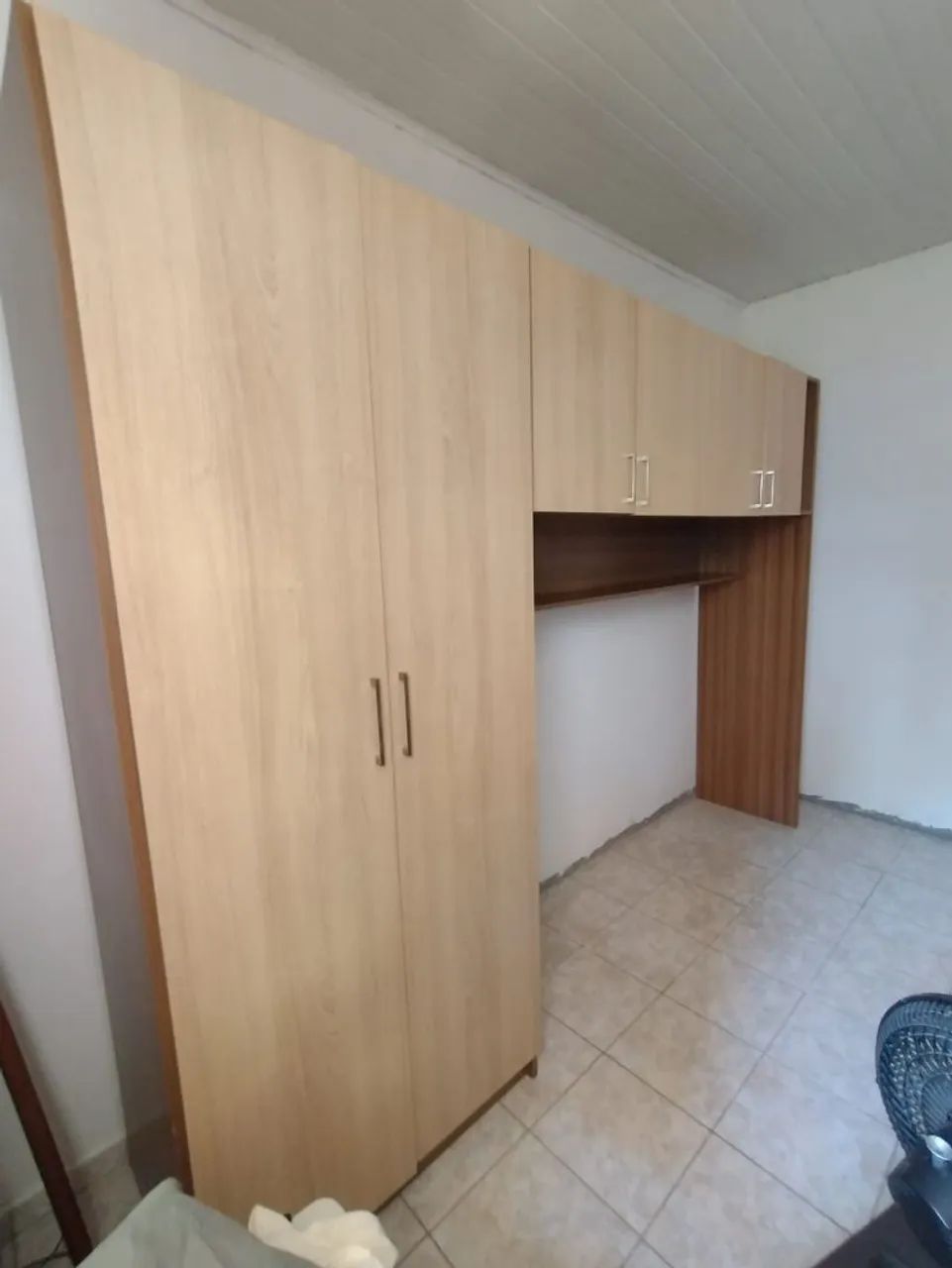 2 Guarda roupas em MDF com cama de solteiro confeccionados sob medida - Foto 3