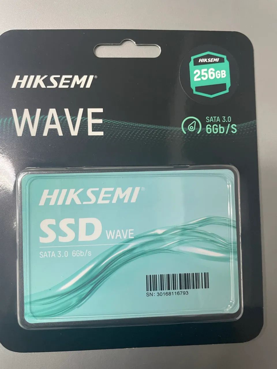 Vendo 2 SSDs lacrados  /200 cada