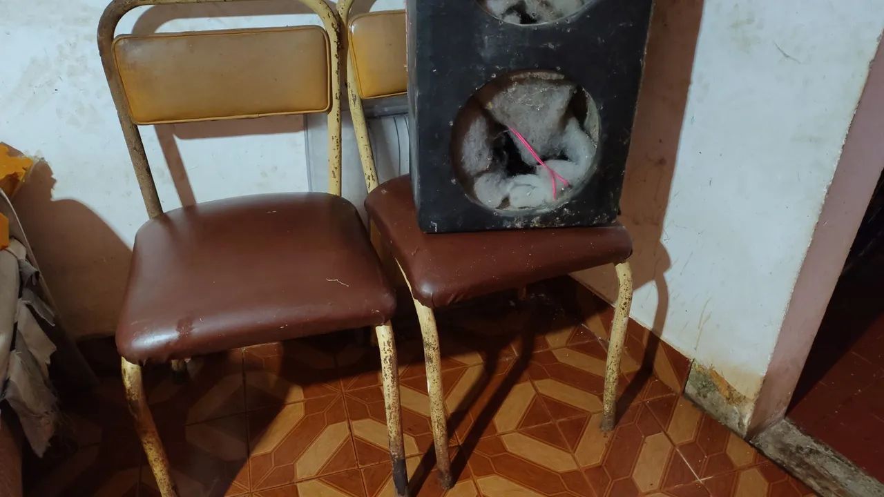 Cadeiras antigas  - Foto 2