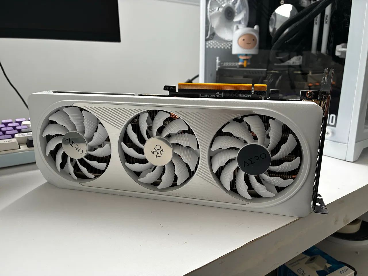 RTX 4060 8Gb Aero Gigabyte